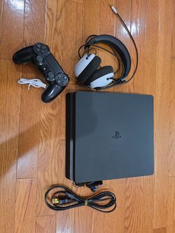 Ps4 slim 500gb with a controller