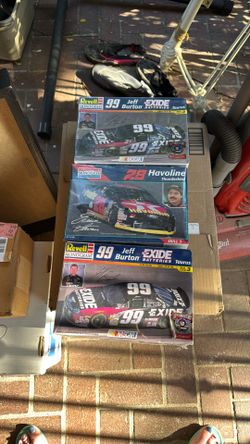 3 revell monogram, NASCAR 1:24 scale models Taurus Thunderbird, 28 Haviland 99 Jeff Burton Exide Taurus