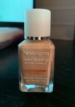 Neutrogena SkinClearing Oil-free Foundation with Salicylic Acid