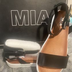 MIA Flat Sandals