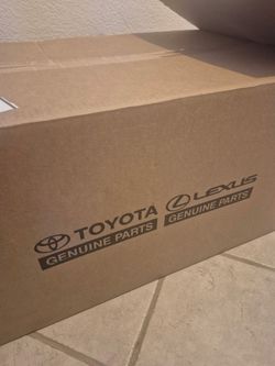 2024 toyotq camry le headlight