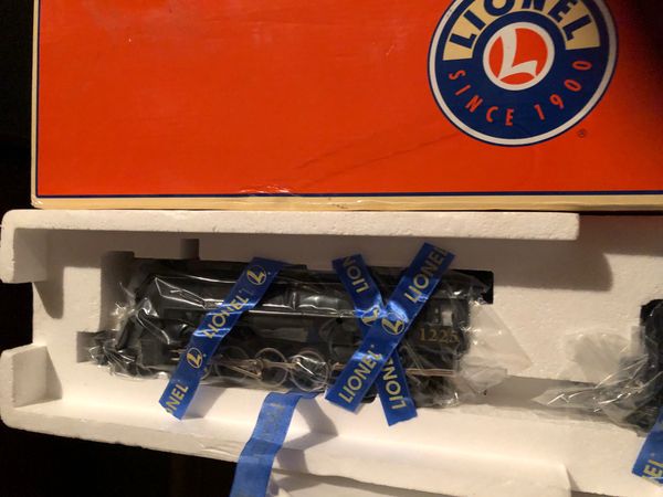 Lionel Train- Engine And -Caboose Polar Express for Sale in Shelby Charter Township, MI - OfferUp