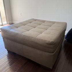 Oversized Ottoman 35x35 move out sale