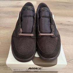 Travis Scott Jordan 1 velvet brown