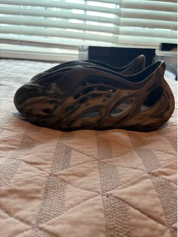 Yeezy Foam Runner Cinder