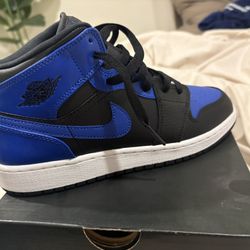 Jordan 1s Size 6y