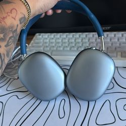 APPLE AIRPOD PRO MAXES 