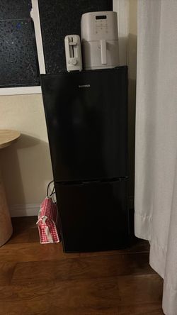 BANGSON 4.0 Cu.Ft Mini Fridge with Freezer, 2 Door Compact Refrigerator for Apartment, Kitchen, Office,Black US-BSR-310