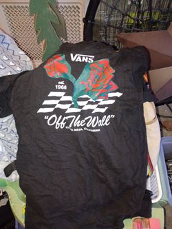 Medium vans T-shirt with gray vans bookbag