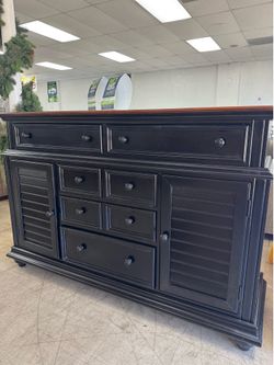 Dresser