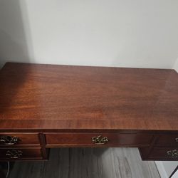 Real wood Desk with 5 small drawers