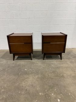 Hoke Wood Products Vintage MCM Walnut Nightstand Pair Fashion Maid Brass Pull Splayed Legs 1950s 60s