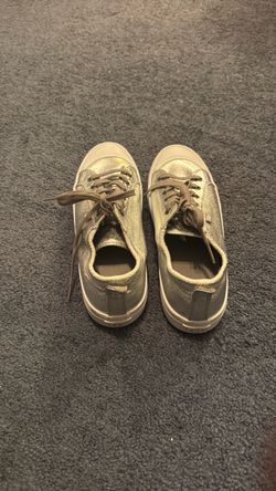 Ugg size 9 silver metallic 1101917