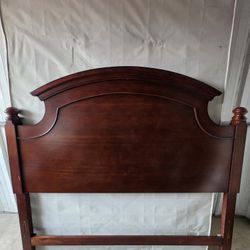 Queen Size wood bedroom set .Dresser ,mirror and drawer nightstand