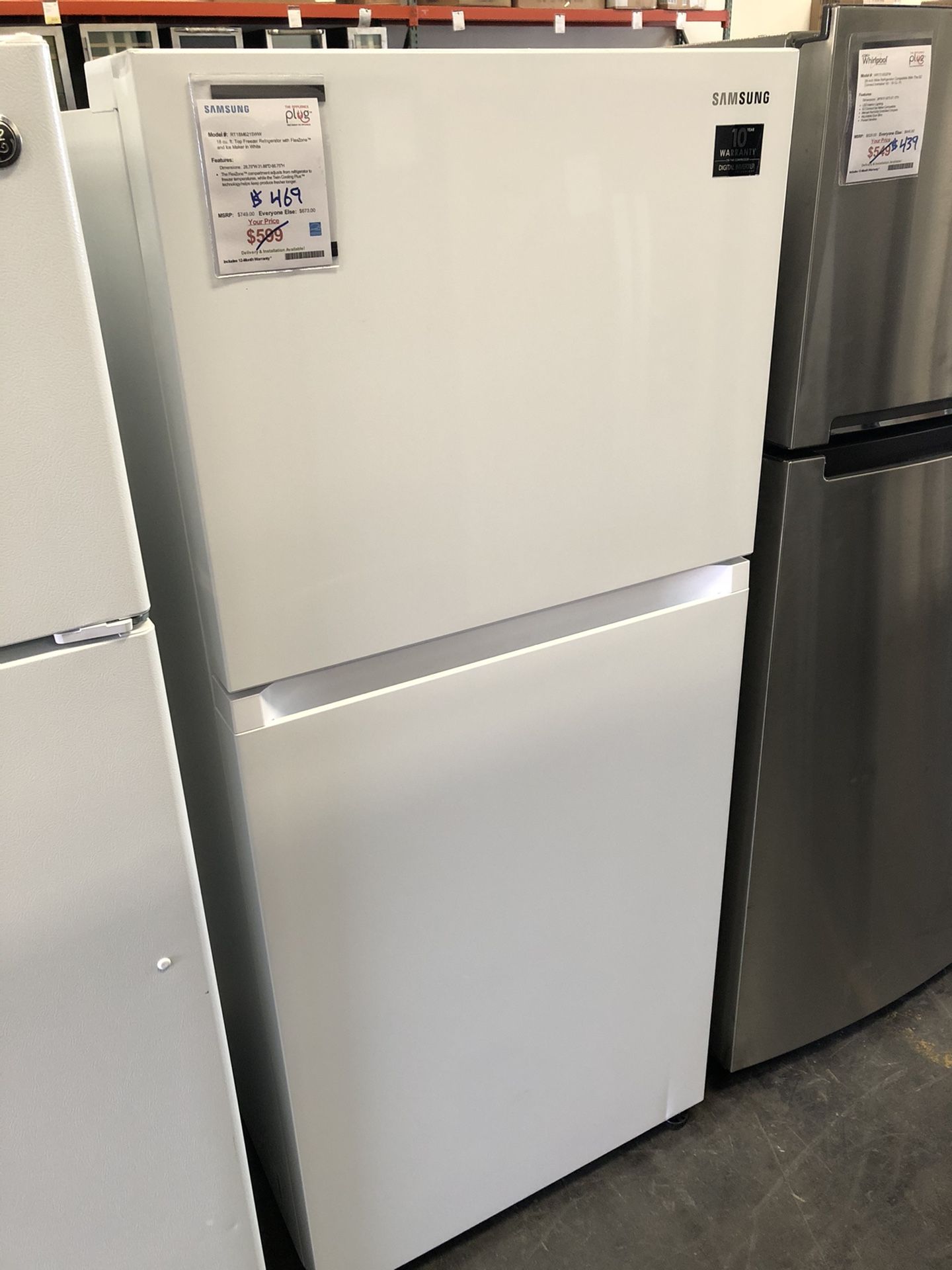 Samsung White 18 Cu. Ft. Top Freezer Refrigerator with FlexZone and Ice