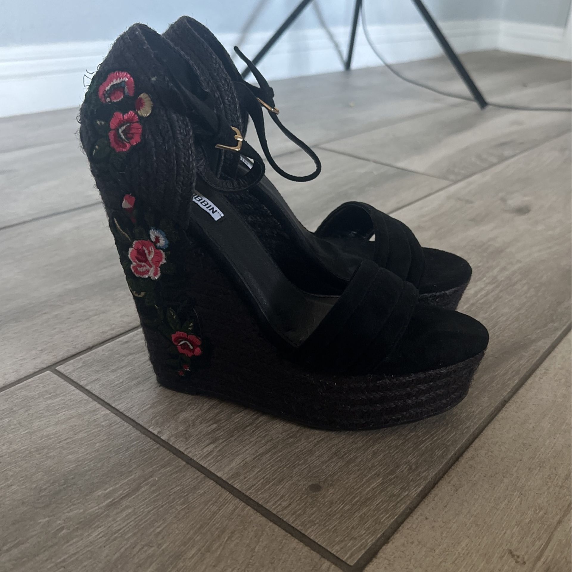 Comfortable Queue, Black In Flower, Print Canvas, Platform, Wedge