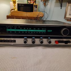 MAGNAVOX VINTAGE 1971/72 AM FM STEREO RECEIVER AMPLIFIER 