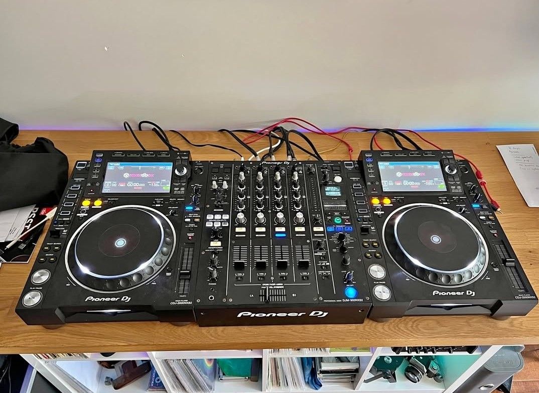 Pioneer CDJ-2000NXS2s PAIR