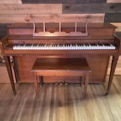 Upright piano
