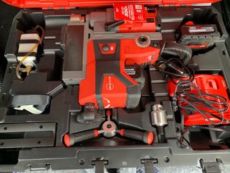 Milwaukee M18 FUEL 18V Lithium-Ion Brushless Cordless 1-1/2 in. Lineman Magnetic Drill High Demand Kit w/ Two 8.0Ah Batteries