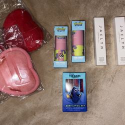 Random Makeup Bundle (price firm)