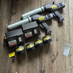 Albion Engineering cordless bulk caulking guns