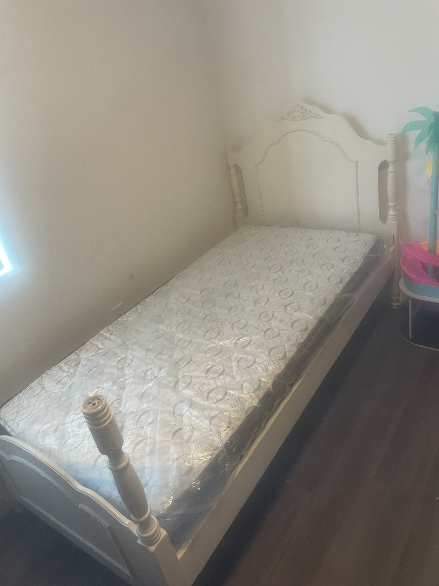 Twin Bed Frame With Mattress