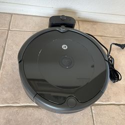 iRobot Roomba 694 Vacuum Cleaner 