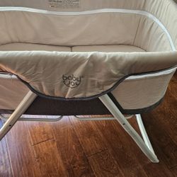 Baby Joy Rocking Bassinet
