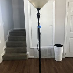 5 ft 7 in tall lamp