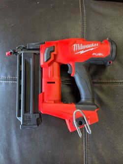 Milwaukee M18 FUEL 18 Gauge Brad Nailer (Tool-Only)