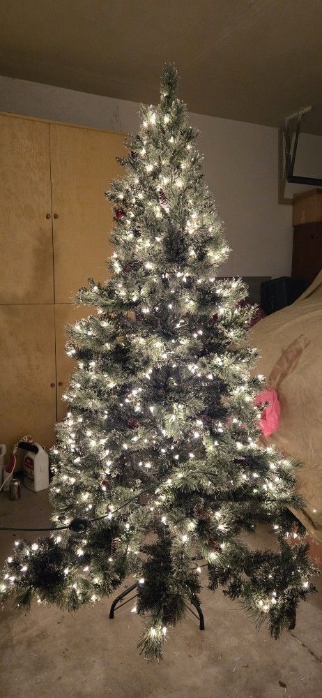 8' Christmas Tree