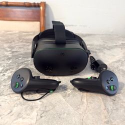 Meta Quest 3s Xbox Edition VR Headset Joy-cons Charger