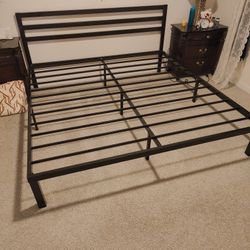 Zinus King Bed Frame 