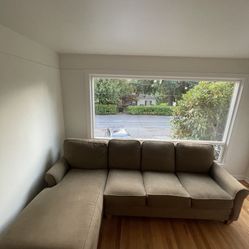 Bassett Furniture 107” Chaise Sectional Couch 