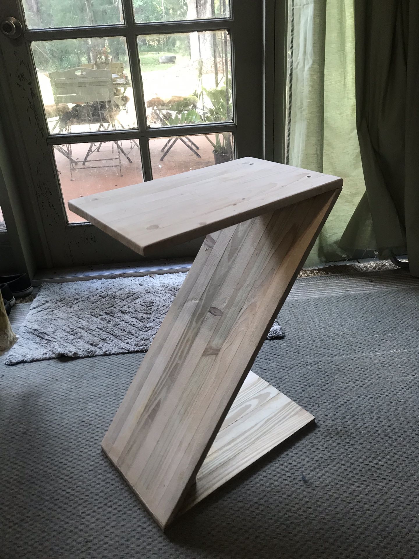 “24 inch Z” End Table / Laptop Table