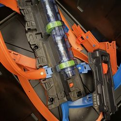 Hot Wheel Tracks Motorized 