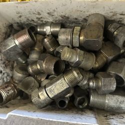 different size hydraulic fittings, T valves and more