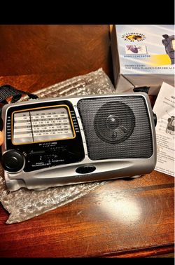 Portable Multiband AM/FM/SW Radio with Dynamo