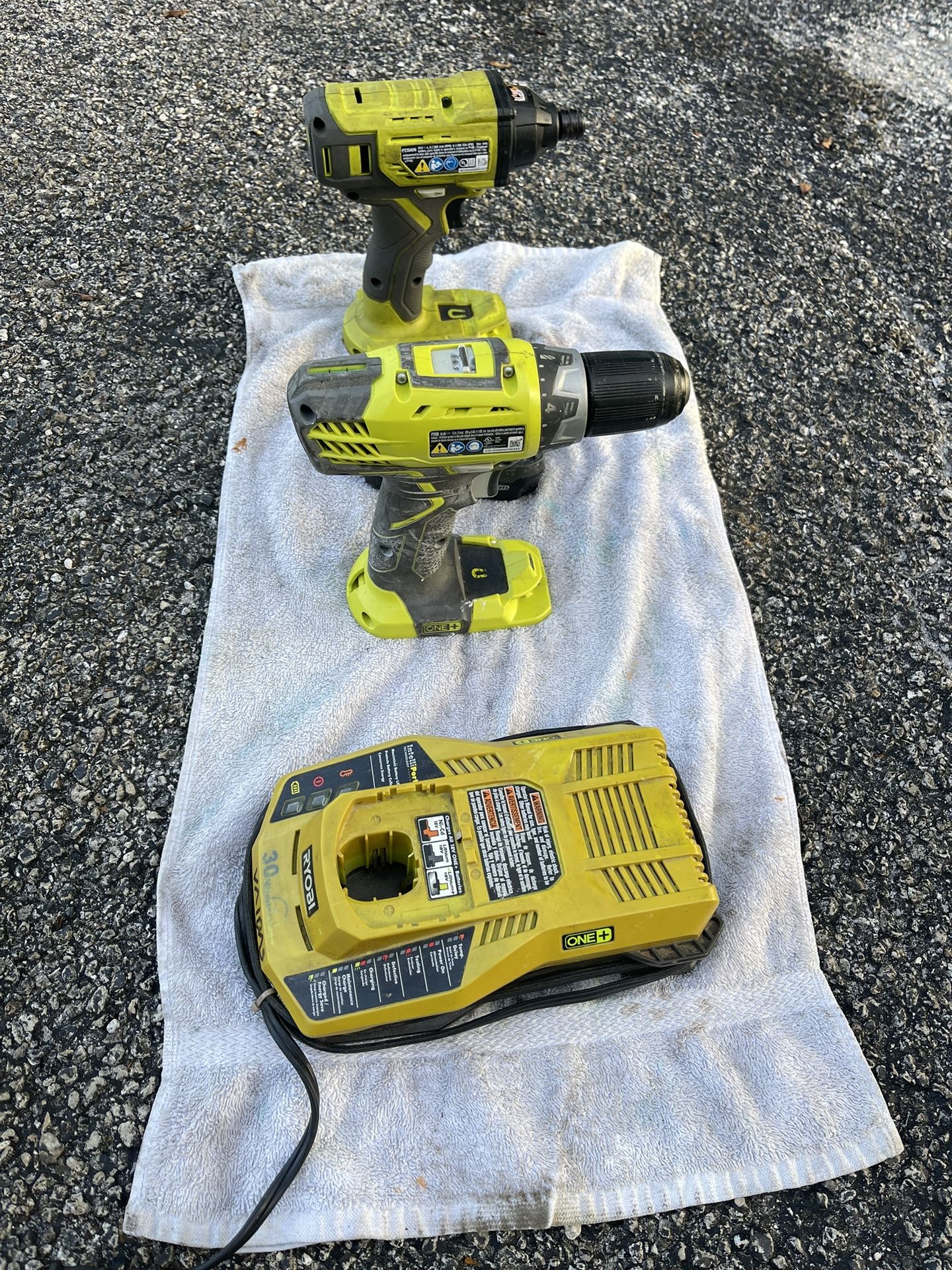 Combo Impact Drill And Drill We Battery And Charger