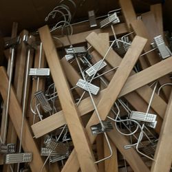 Close Hangers 