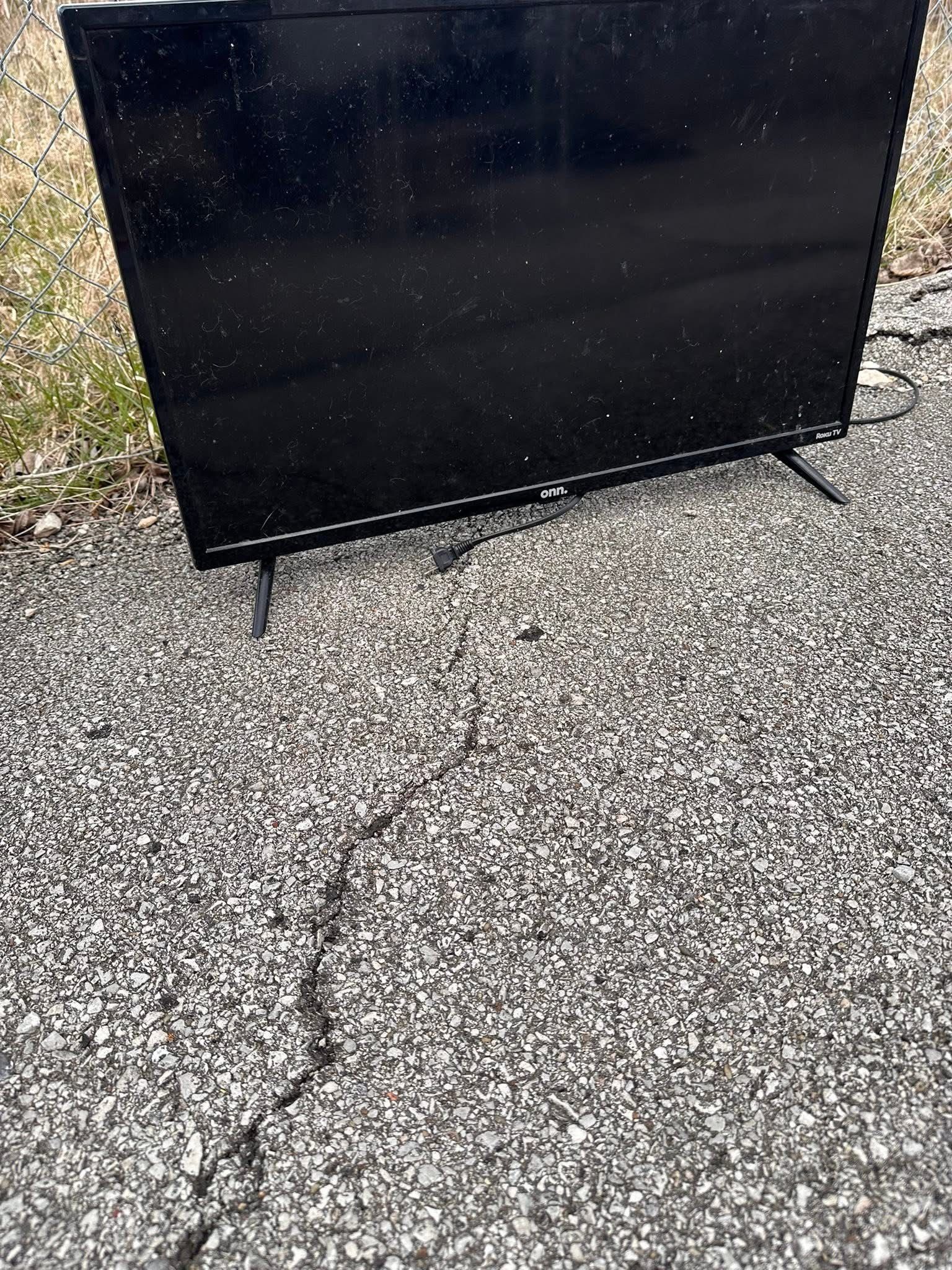 32inch Smart Tv Guitar And Toaster Oven BEST OFFER