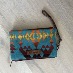 Pendleton Three Pocket  keeper 