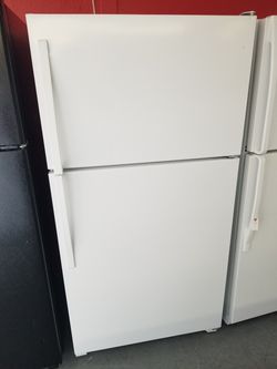 New scratch and dent Whirlpool 21cu.ft top mount fridge white 1 year warranty