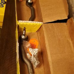 NEW MOOG Front Outer Tie Rod Ends (Pair) ES801109 & ES801110 - Ford Fusion/Edge