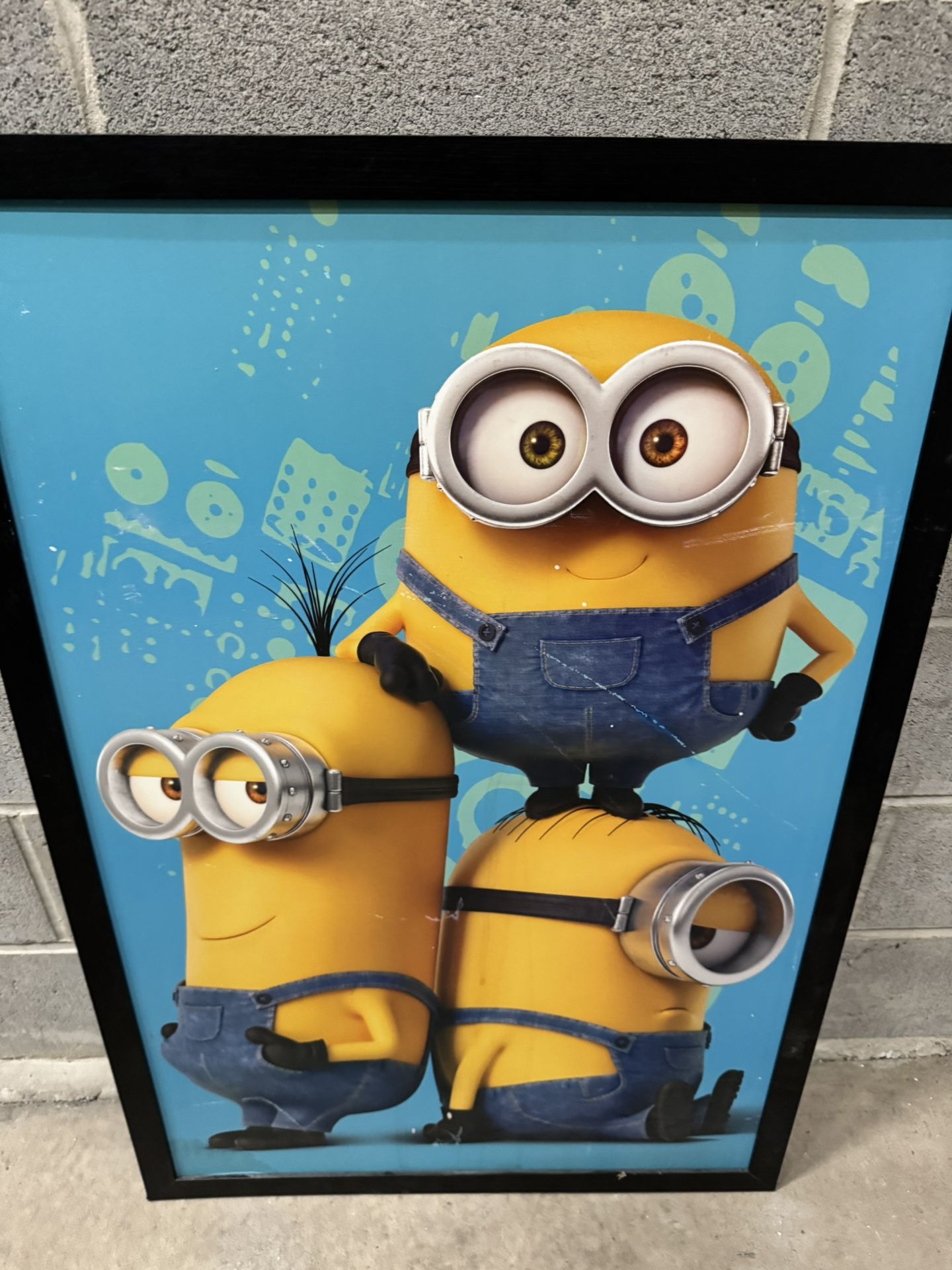 Despicable Me Minions Bob Stuart Kevin Framed 25.5x38. 7$ cash 