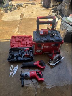 Milwaukee tools/pack out