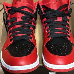 Men’s Size 11.5 Nike Black Toe High Air Jordan 1 Mid Basketball Shoes 