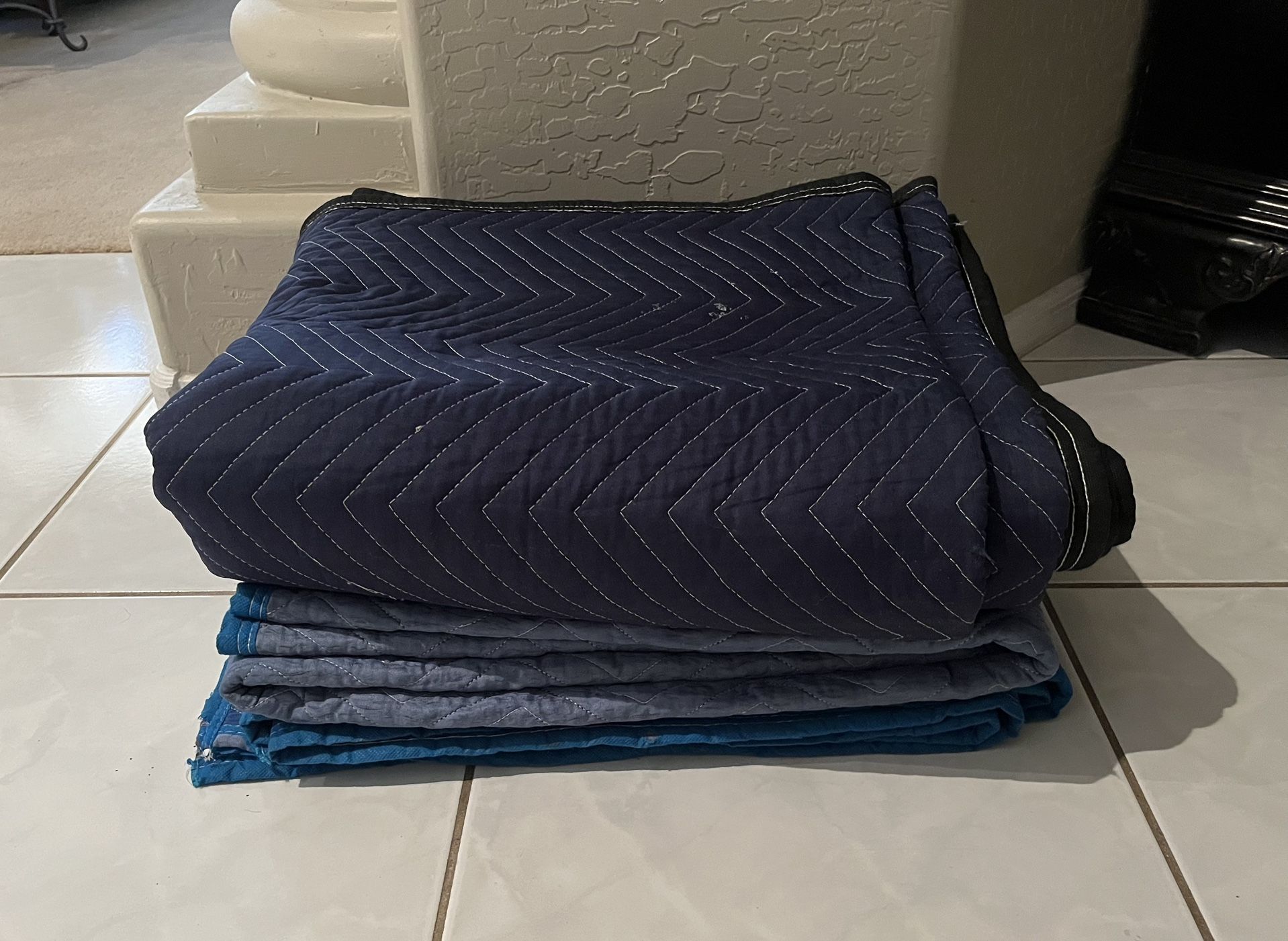 Set 2 Moving Blankets