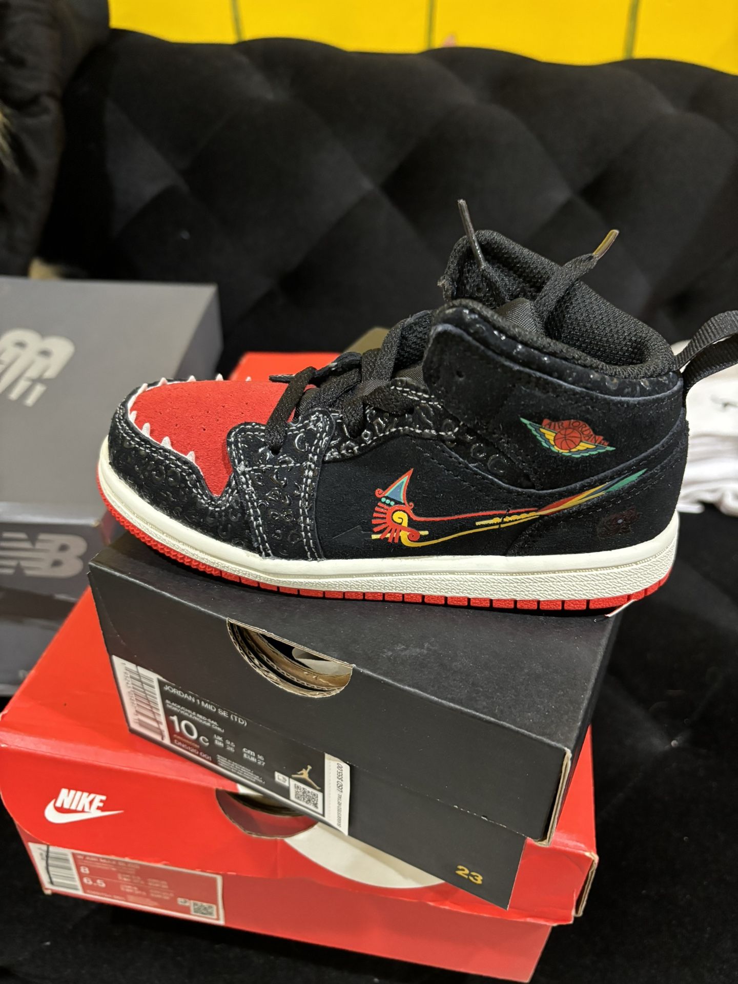 Jordan 1 Mid